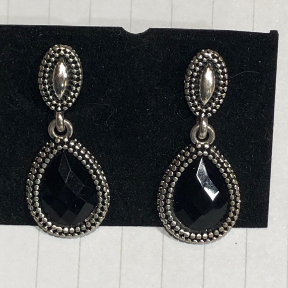 🆕Gorgeous black & silver earrings NWT - Picture 11 of 16